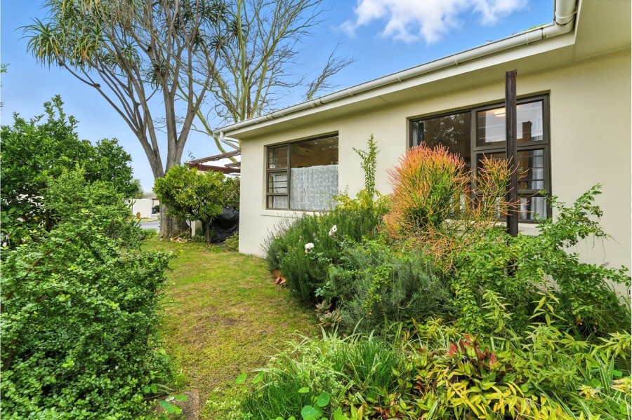 3 Bedroom Property for Sale in Groenvlei Western Cape
